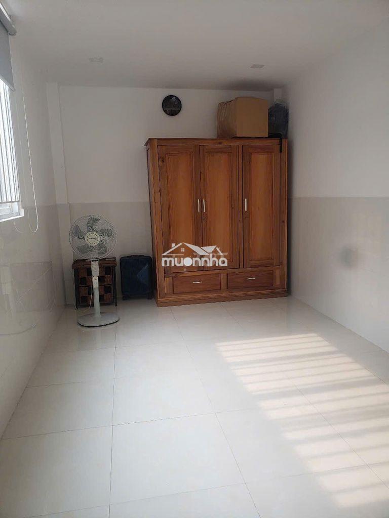 Cho thuê nhà nguyên căn 1 trệt, 2 lầu, sân thượng, đầy đủ nội thất - Ảnh 4