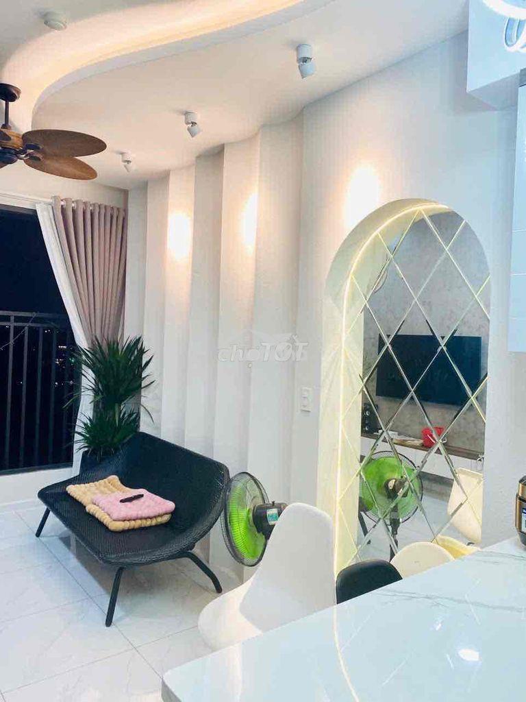 Cho thuê full nội thất 2pn-1wc 11tr view hồ bơi đẹp