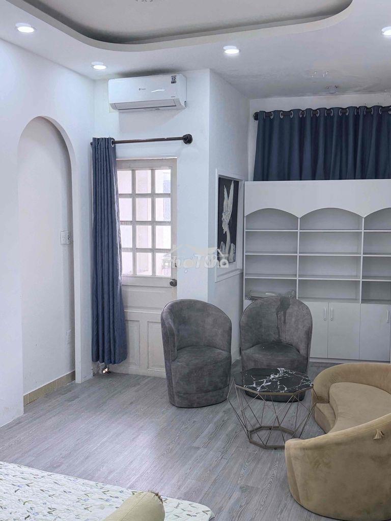 Cần cho thuê tầng 2 ngay mặt tiền đường lớn phú nhuận