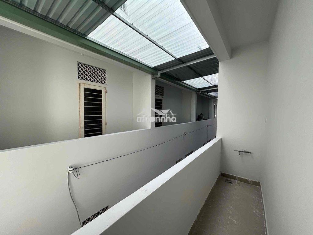 Phòng 1 trệt 1 lầu ban công rộng 40m2 gần new saigon tiện về quận 7 - Ảnh 2