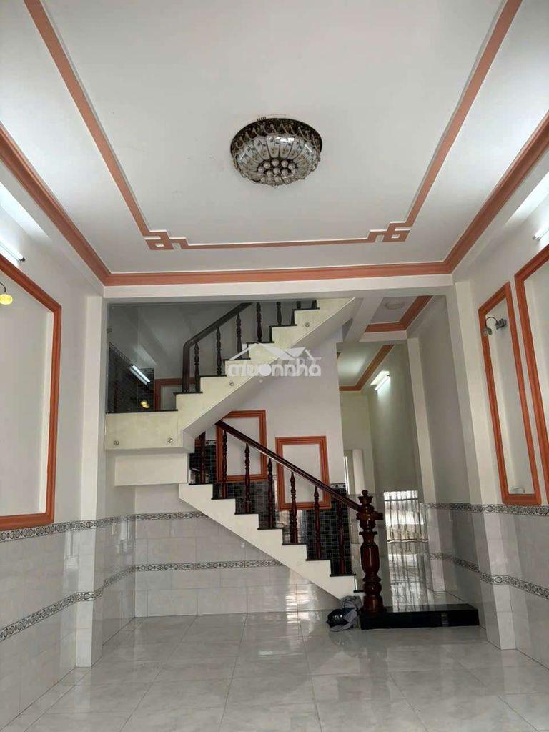 Cho thuê nhà n.c dương thị mười .4mx18m  3 tầng .4pn 2 wec sân thượng