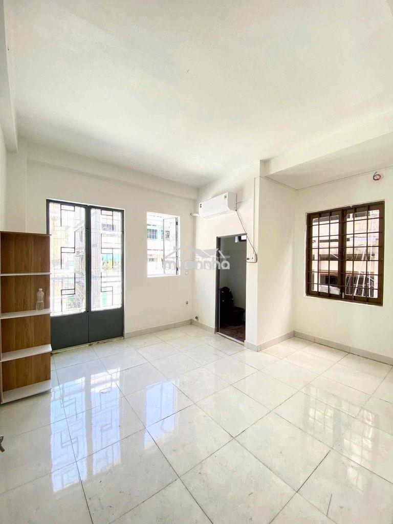 Khai trương phòng ban công 30m2 full nội thất siêu rộng ngay trung tâm